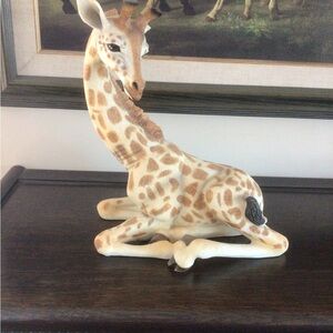 Giraffe Statue